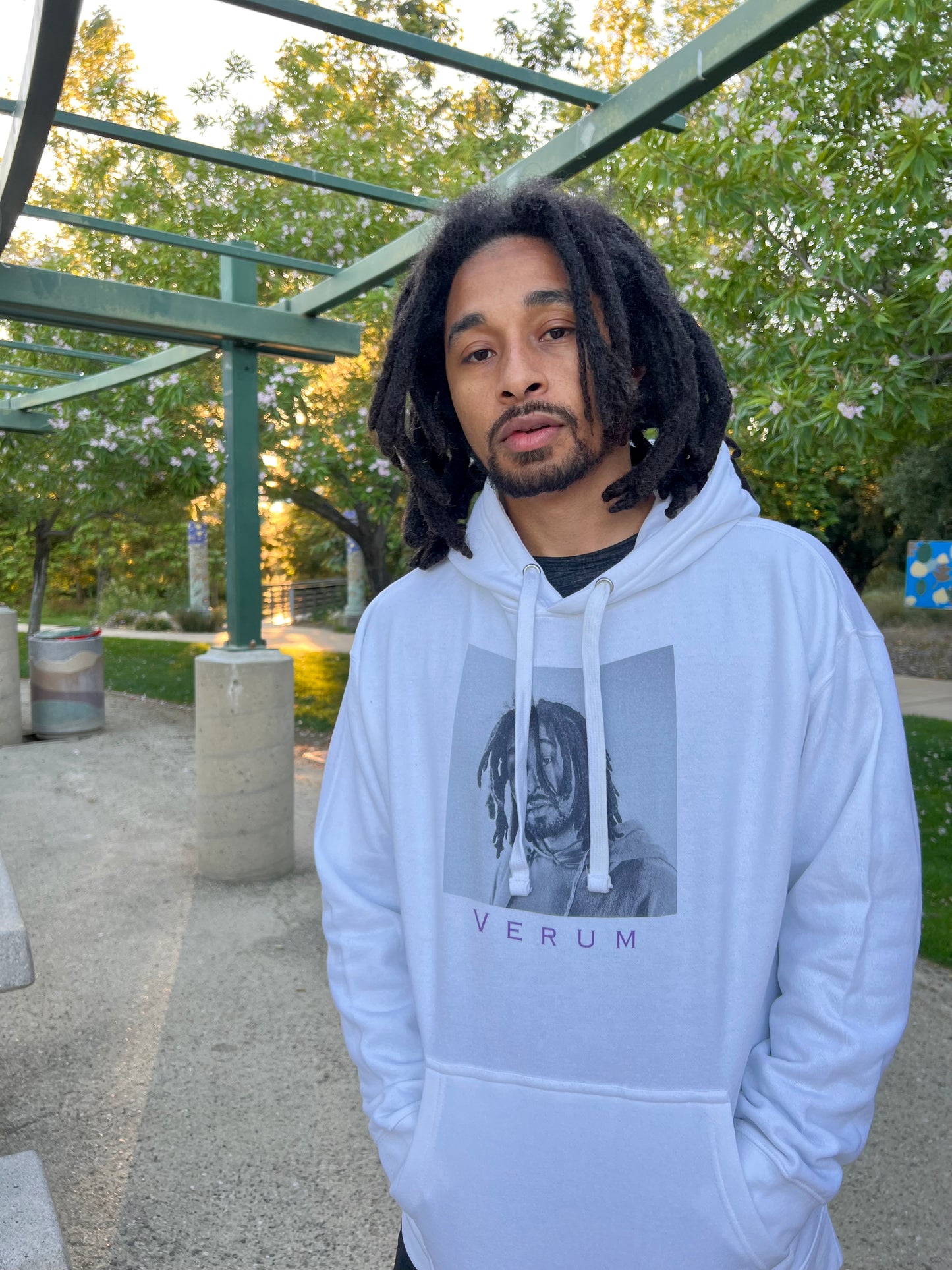Verum Hoodie